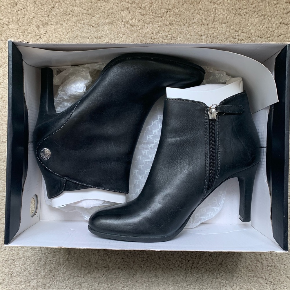 Tommy Hilfiger black leather booties, size 6M